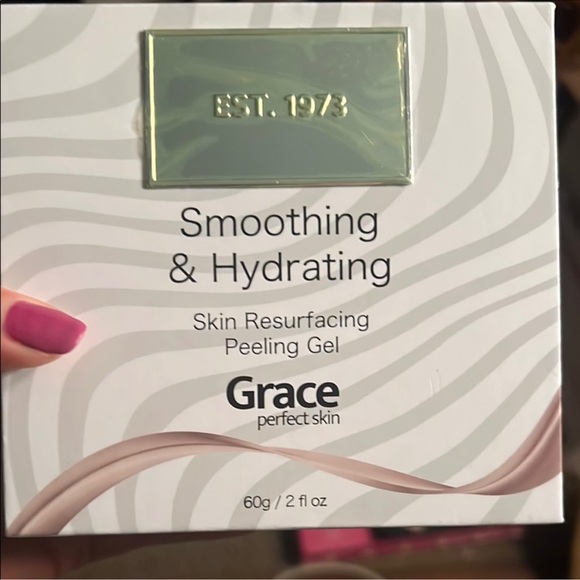Grace Perfect Skin Peeling Gel - White and Gold